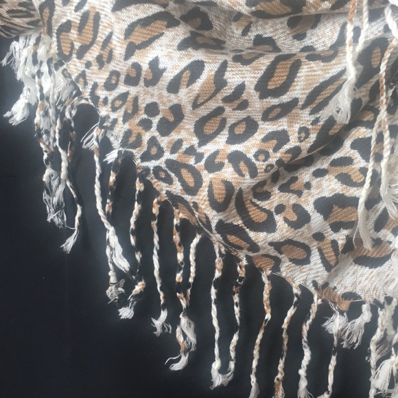 Pashmina Shawl leopard print - Picture 5 of 8